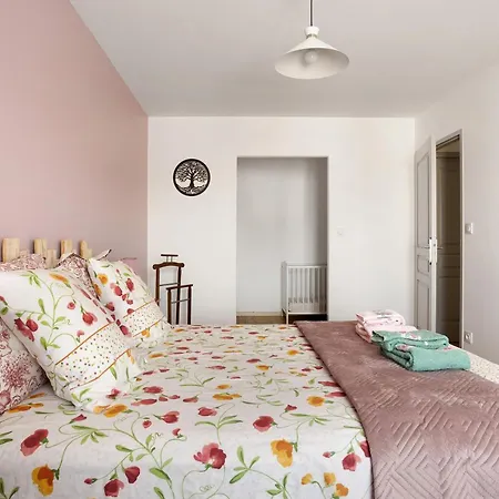 La Demeure D'elles Holiday home Le Thou